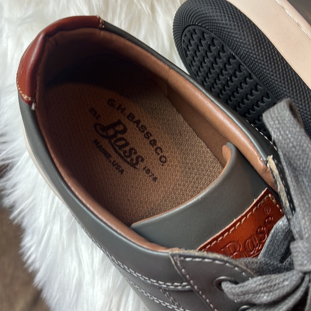 Grey Leather Men’s Shoes with Brown leather accents - Picture 4 of 4
